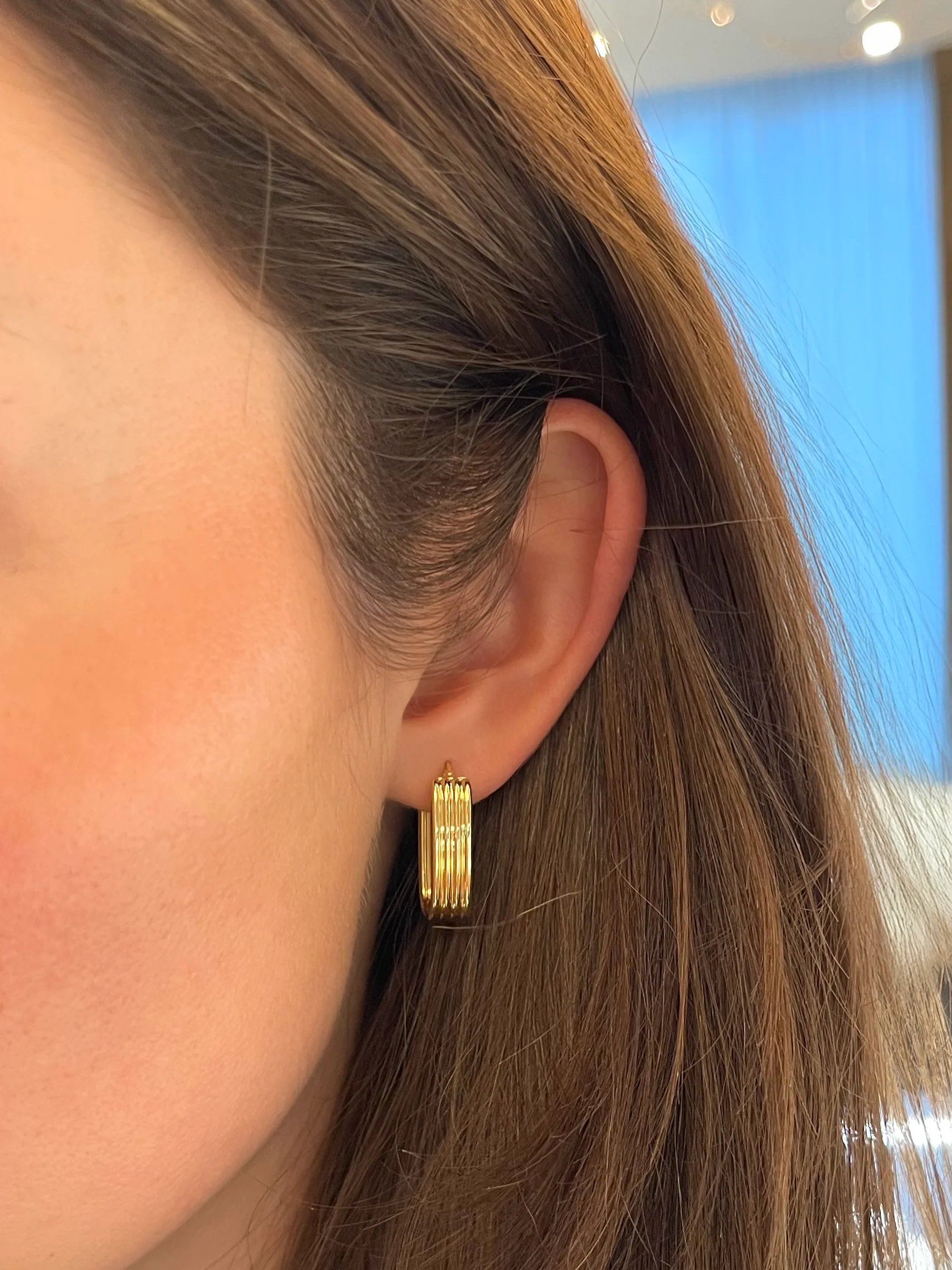 Brown & Co. 14k Yellow Gold Ribbed U-Shaped Hoop Earrings - Image 2
