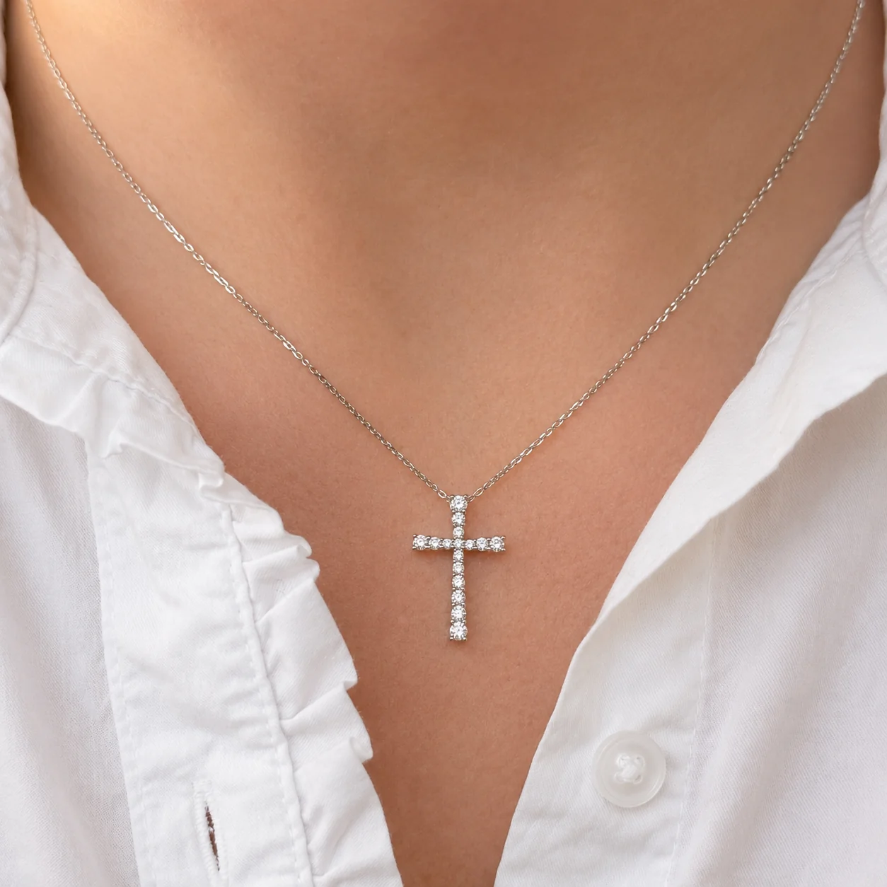 18k White Gold 0.76ctw Diamond Cross Necklace - Image 2