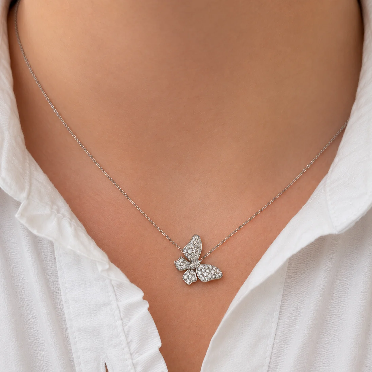 18k White Gold 0.65ctw Diamond Butterfly Necklace - Image 2