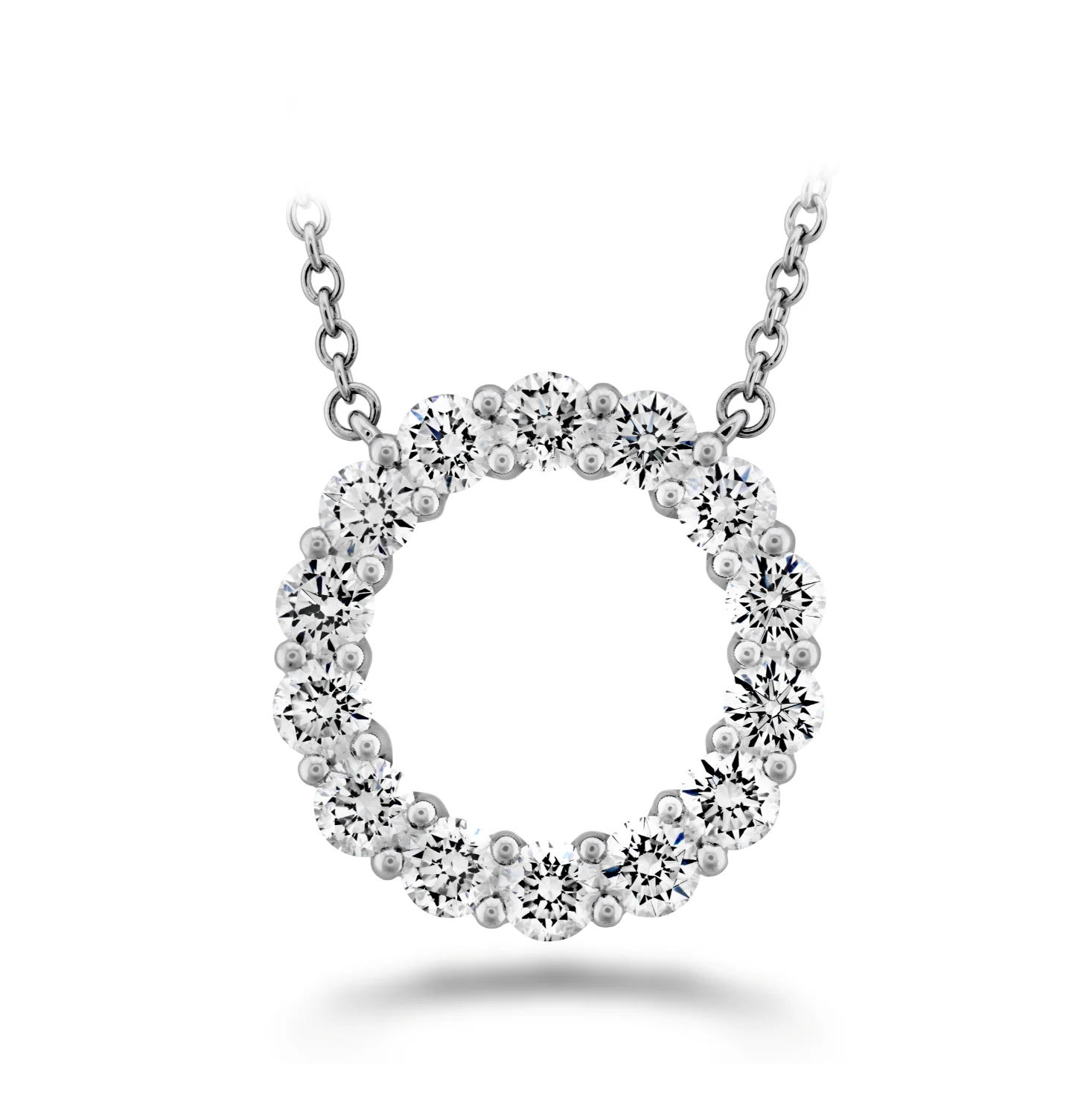 Memoire 18k White Gold Graduated Diamond Circle Pendant Necklace