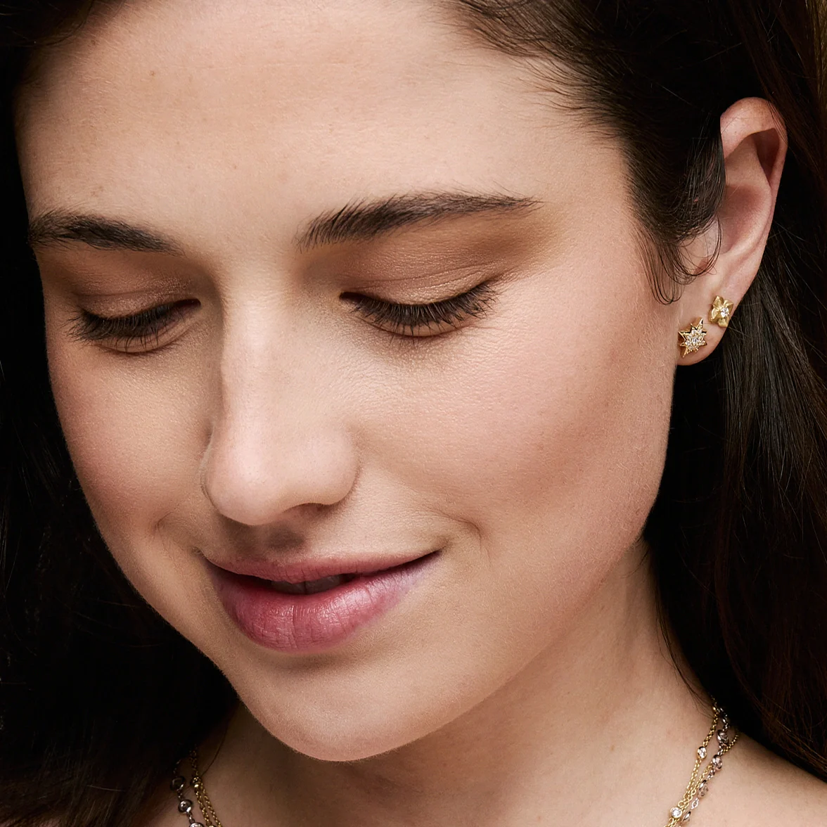 18k White Gold Petite Penny Diamond Star Stud Earrings - Image 2